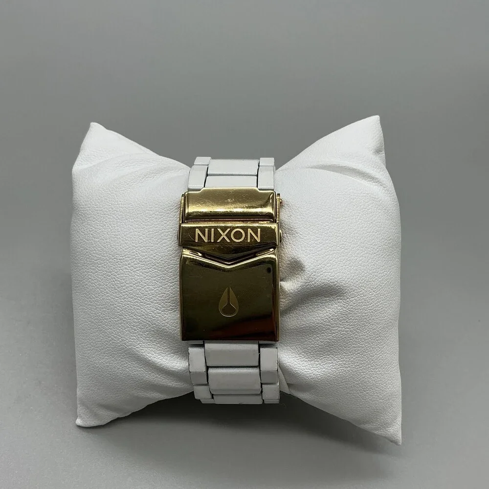 Nixon The Monarch Mens Watch 42mm White Dial Gold Tone Date Quartz Bracelet 7